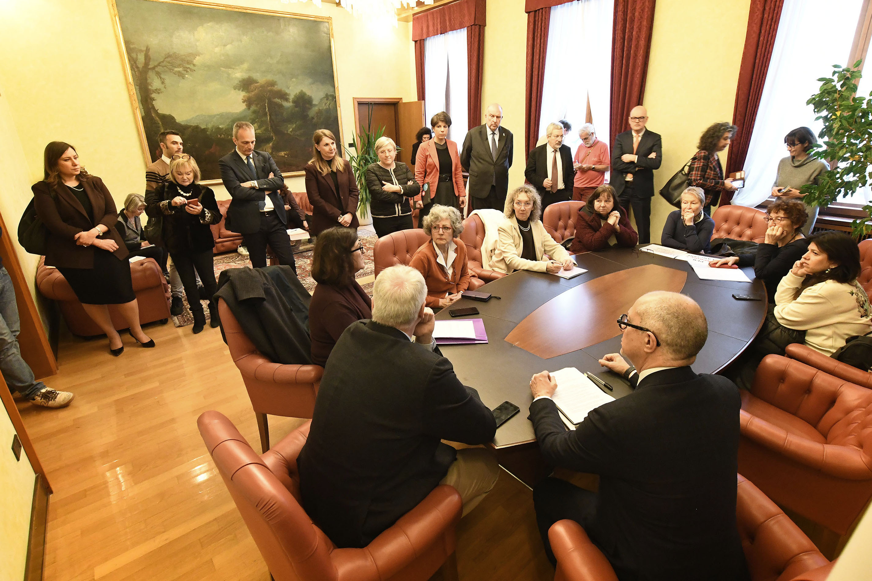 SALUTE. CONSEGNATA A BORDIN PETIZIONE RIAPERTURA CONSULTORI TRIESTE